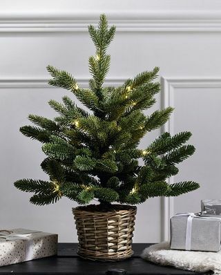 Voorverlichte kerstboom in wilgenmand - 1.5ft