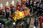 Begrafenisstoet van de koningin: 'Gooi losse bloemen, verwijder plastic'