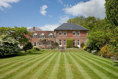 Manor Farm House - Wiltshire - Vivien Leigh - extern - Savills